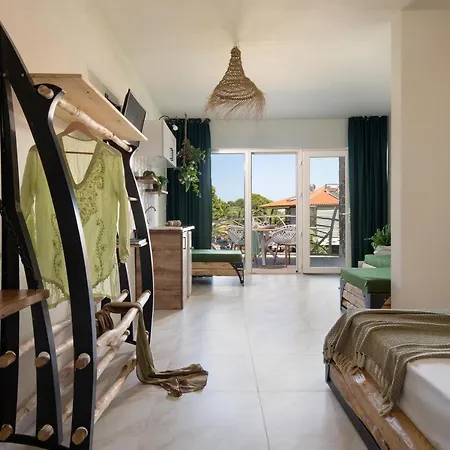 Apartahotel Simon Prive 4*